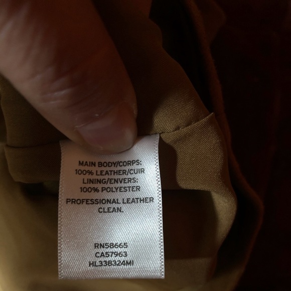 Excellent condition suede mini skirt - Picture 5 of 10